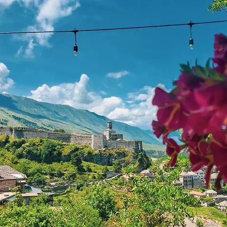 Clockwise Guestrooms Pensjonat Gjirokastra