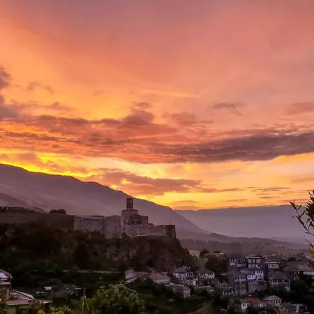Clockwise Guestrooms Gasthof Gjirokastër