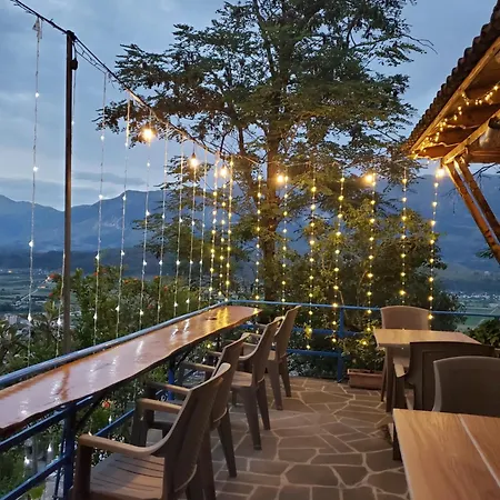 Clockwise Guestrooms Gasthof Gjirokastër