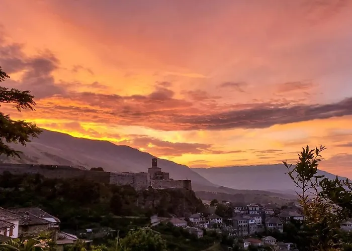 Clockwise Guestrooms Pensjonat Gjirokastra