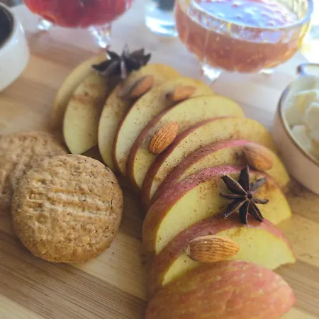 Clockwise Guestrooms Konukevi Gjirokastër